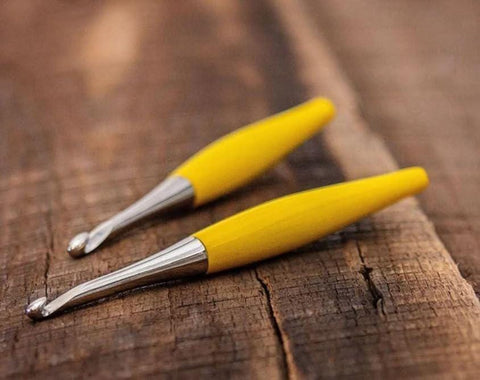 YELLOW Furls Crochet Hook, Odyssey Nickel Plated, Discontiuned, Rare, New