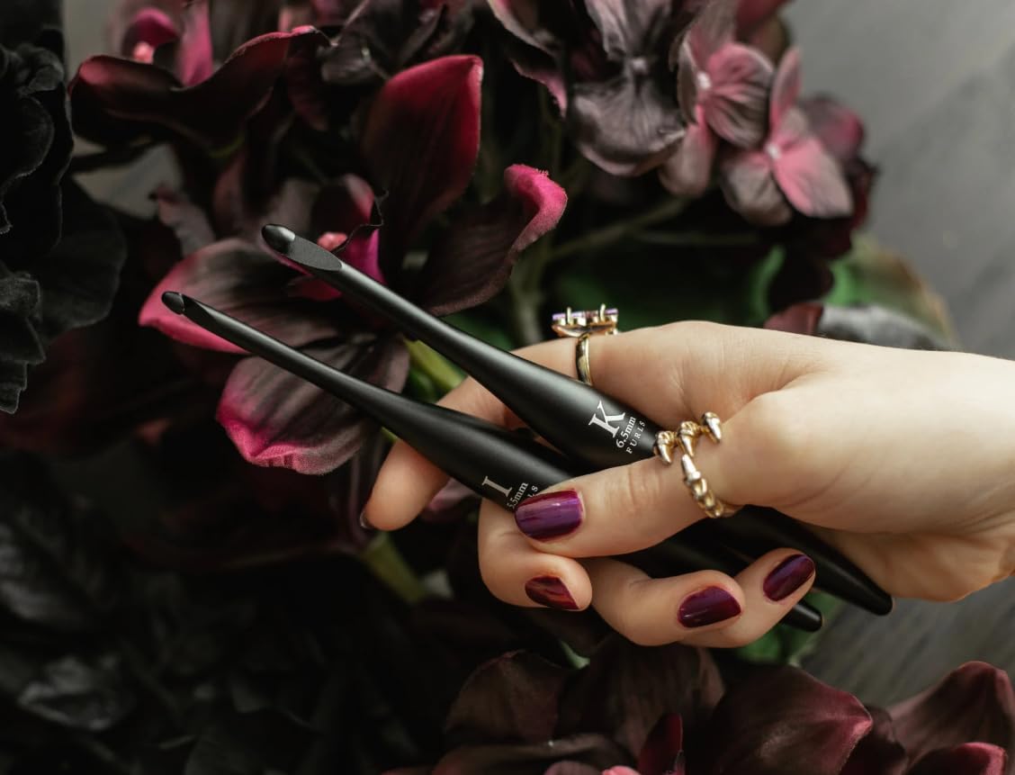 Furls Streamline Metal Onyx Crochet Hook, Matte and Polished