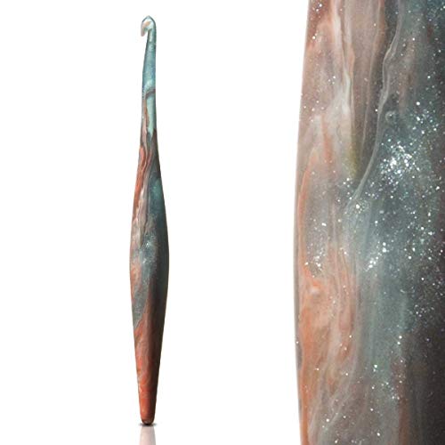 FURLS Streamline Swirl Galaxy Andromeda Crochet Hook 7"