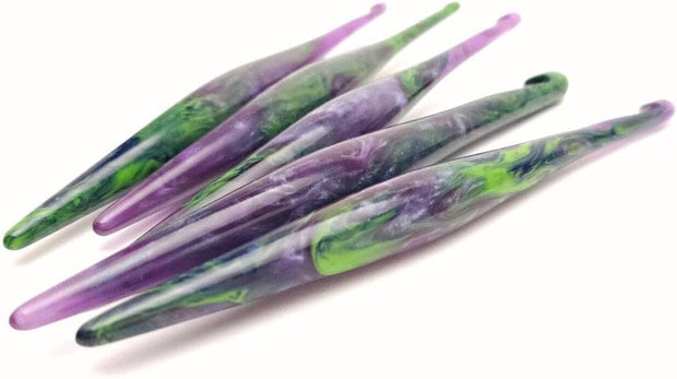 Furls Crochet Hook, Borealis Streamline Galaxy, Ergonomic Handle Crochet Hooks 7"