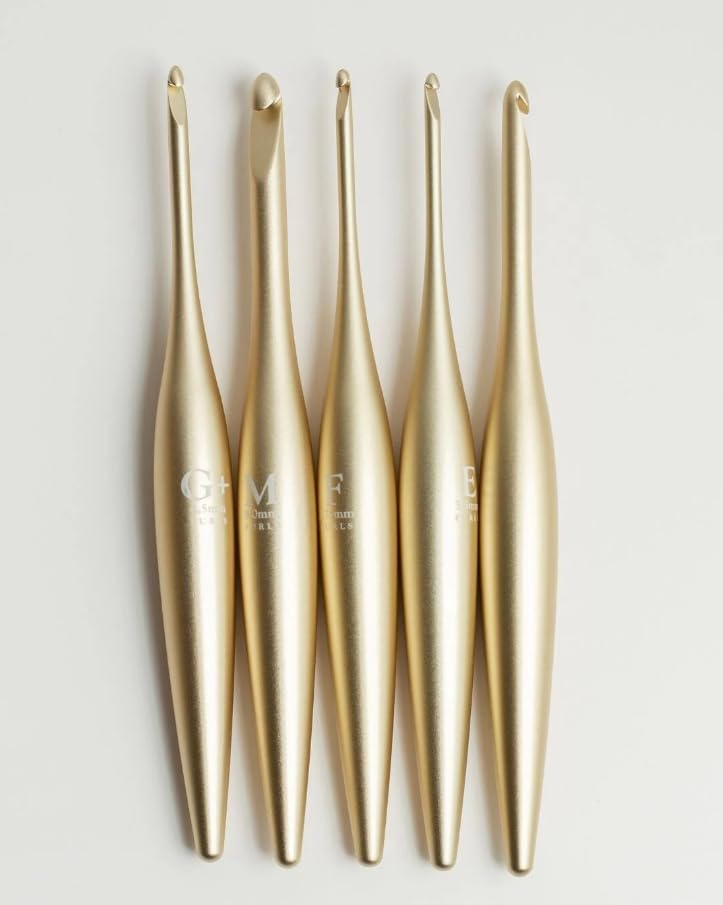 Furls Crochet Hook, Gold Streamline Metal Matte Finish & Polished, Ergonomic Handle Crochet Hooks 7"