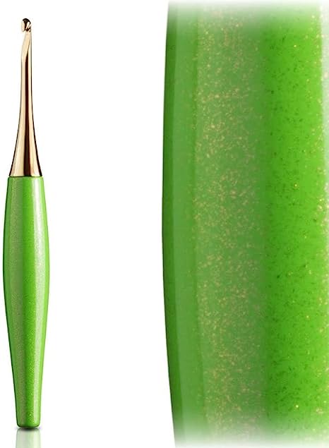 Furls Odyssey Lime Crochet Hook 14k Gold Plated Tip, Ergonomic (6.5mm (K))