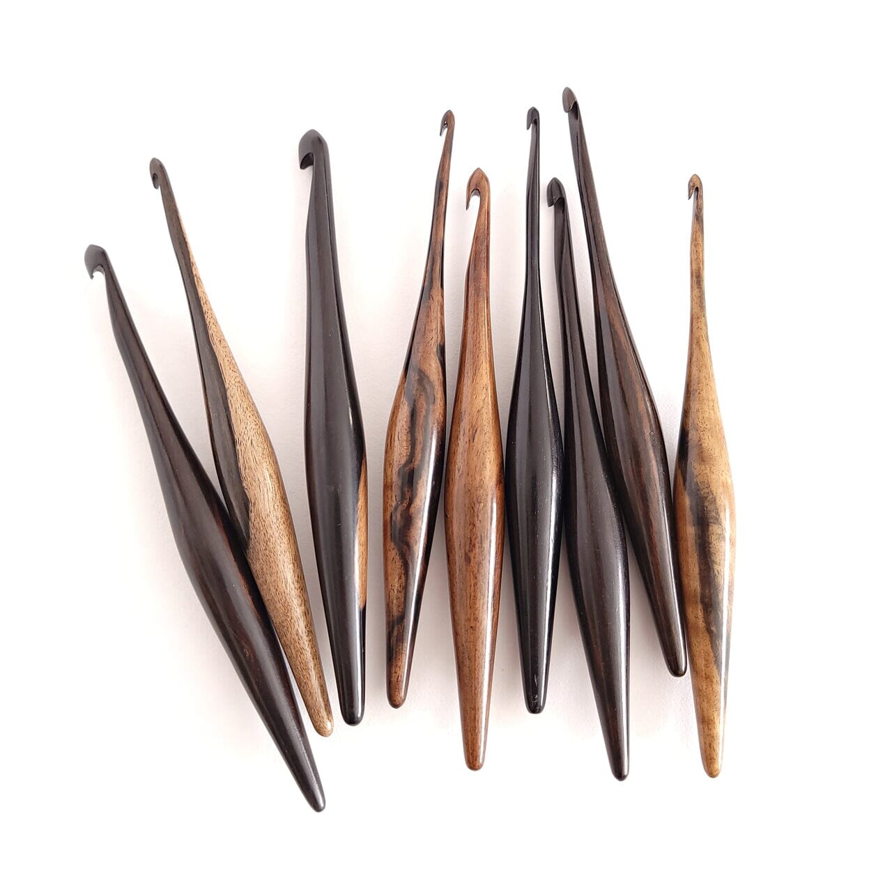 Furls Crochet Hook, Streamline Ebony, Ergonomic Handle Crochet Hooks 7"