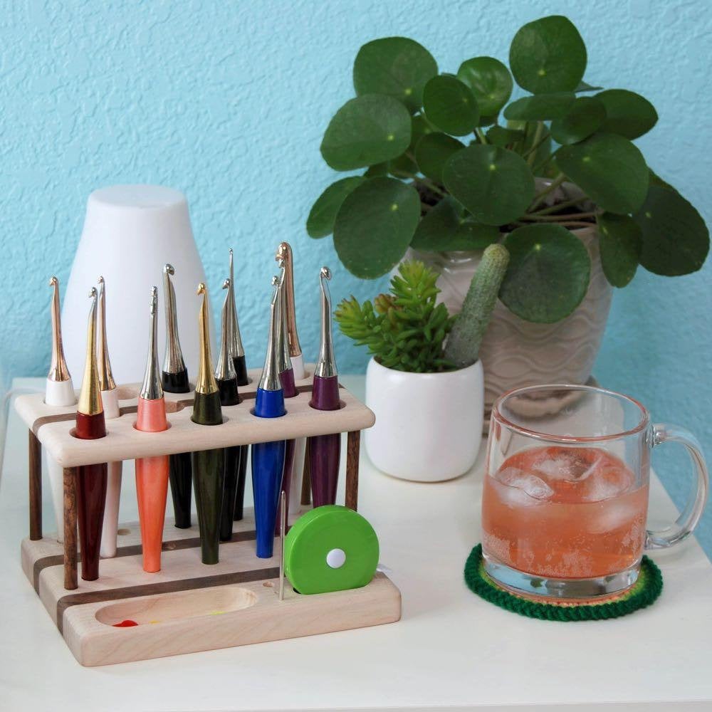 Furls Chetnanigans 14 Crochet Hook Organizer Stand